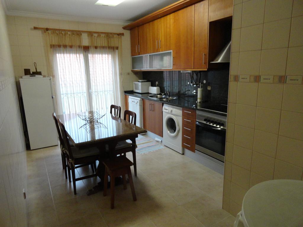 Apartamento Praia Sao Martinho Do Porto Leilighet Eksteriør bilde